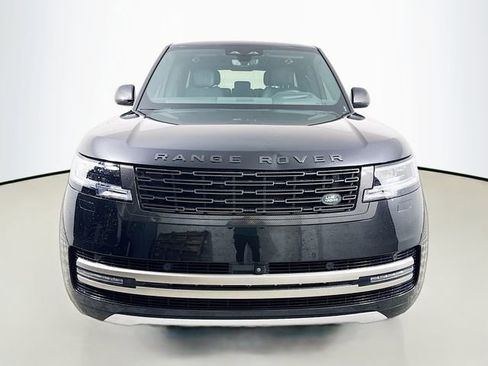 Certified 2025 Land Rover Range Rover SE image 2