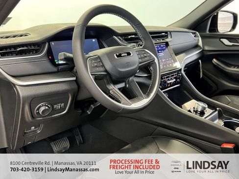 New 2025 Jeep Grand Cherokee Altitude AWD/4WD image 26