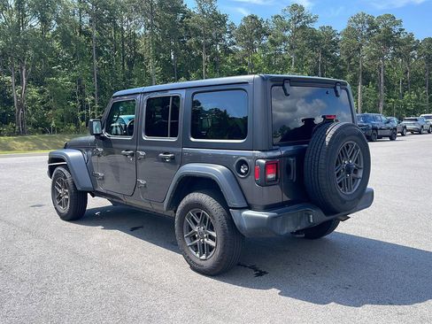 Used 2024 Jeep Wrangler Unlimited Sport AWD/4WD image 5