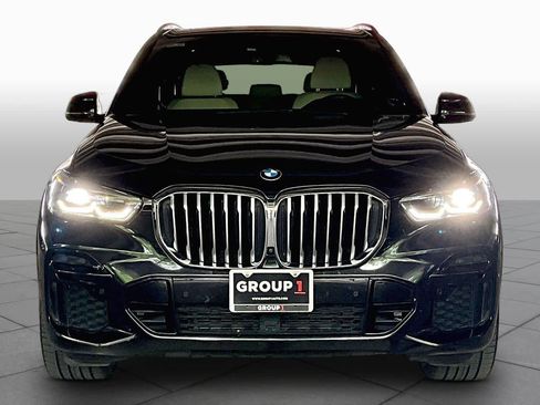 Used 2022 BMW X5 xDrive40i w/ M Sport Package AWD/4WD image 3