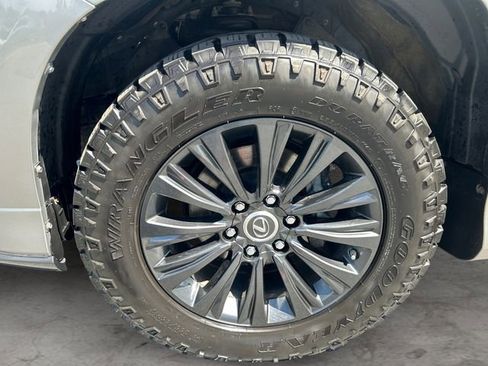 Used 2021 Lexus GX 460 Premium w/ Accessory Package AWD/4WD image 9