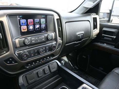 Used 2018 GMC Sierra 3500 Denali w/ Duramax Plus Package image 26