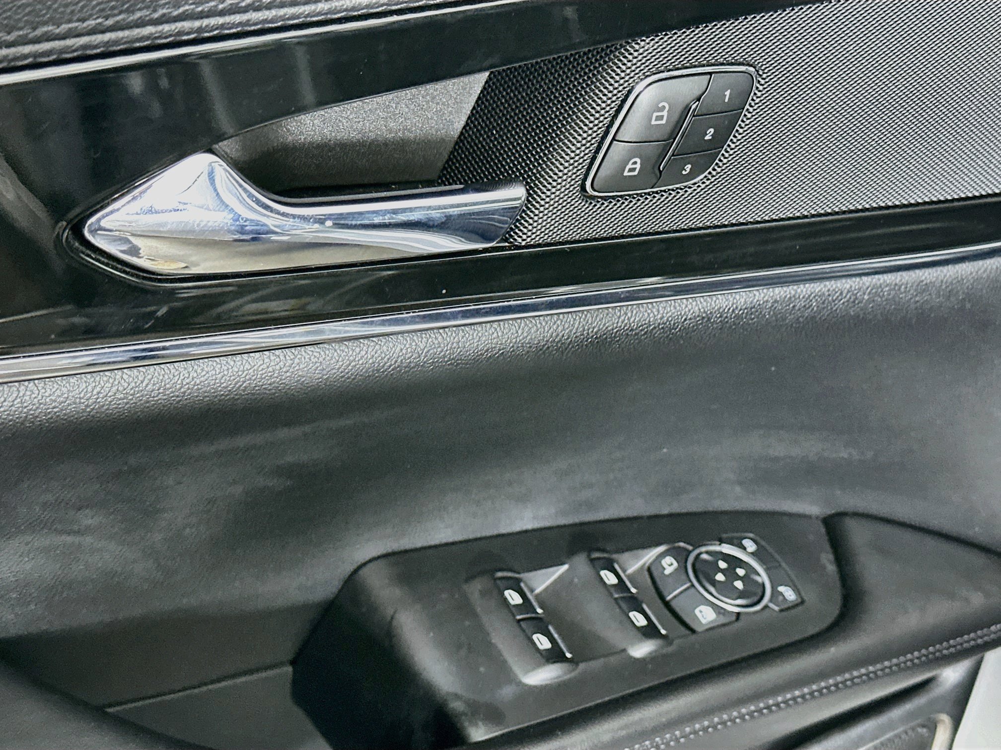 Used 2023 Lincoln Nautilus FWD w/ Premium Package image 15