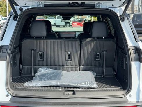 New 2026 Chevrolet Traverse Z71 w/ Driver Confidence Package AWD/4WD image 22