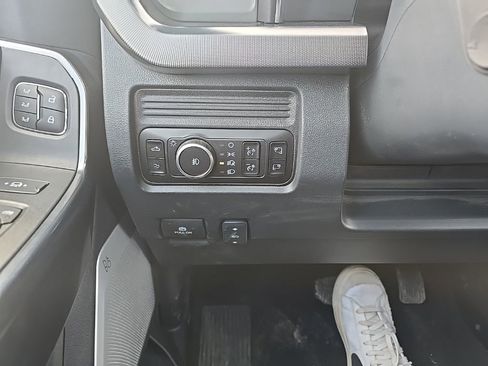 Used 2025 Ford F450 Platinum image 10