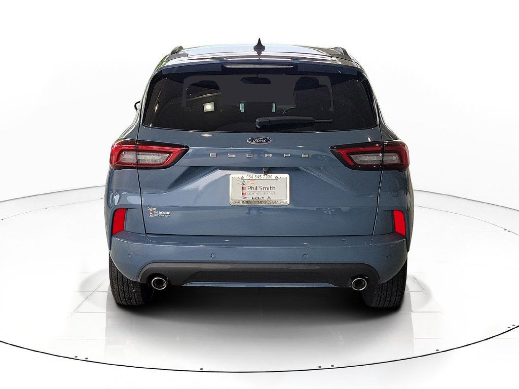 Used 2024 Ford Escape ST-Line w/ Tech Pack #1 FWD image 3