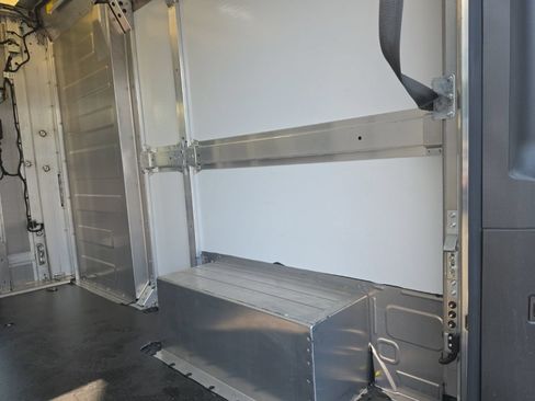 Used 2024 Chevrolet Brightdrop 400 w/ Commercial Equipment Package AWD/4WD image 15