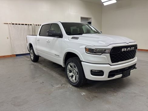 New 2026 RAM 1500 4x4 Crew Cab image 2