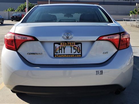 Used 2018 Toyota Corolla LE FWD image 8
