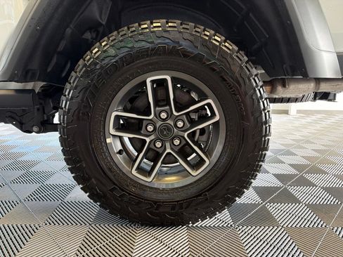 Used 2026 Jeep Gladiator Mojave AWD/4WD image 8