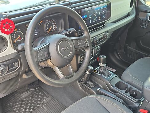 Used 2025 Jeep Wrangler Sport image 14