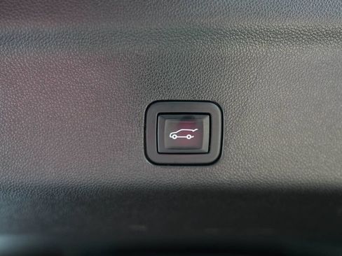 Used 2022 GMC Yukon XL Denali AWD/4WD image 46