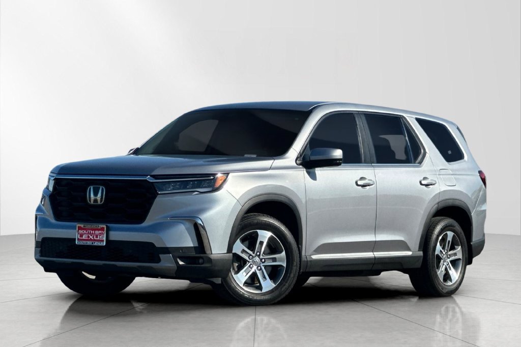 Used 2025 Honda Pilot EX-L image 2