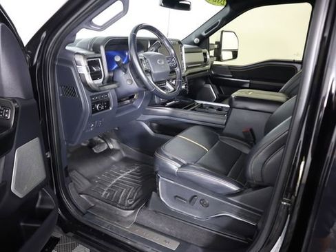 Used 2024 Ford F250 Platinum w/ FX4 Off-Road Package AWD/4WD image 37