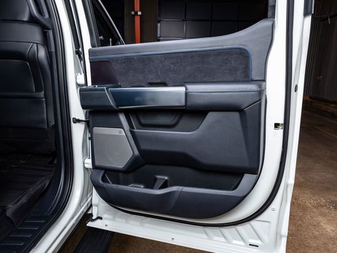 Used 2025 Ford F150 Platinum w/ FX4 Off-Road Package image 39