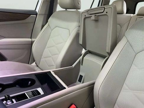 Used 2024 Volkswagen Atlas SE FWD image 67