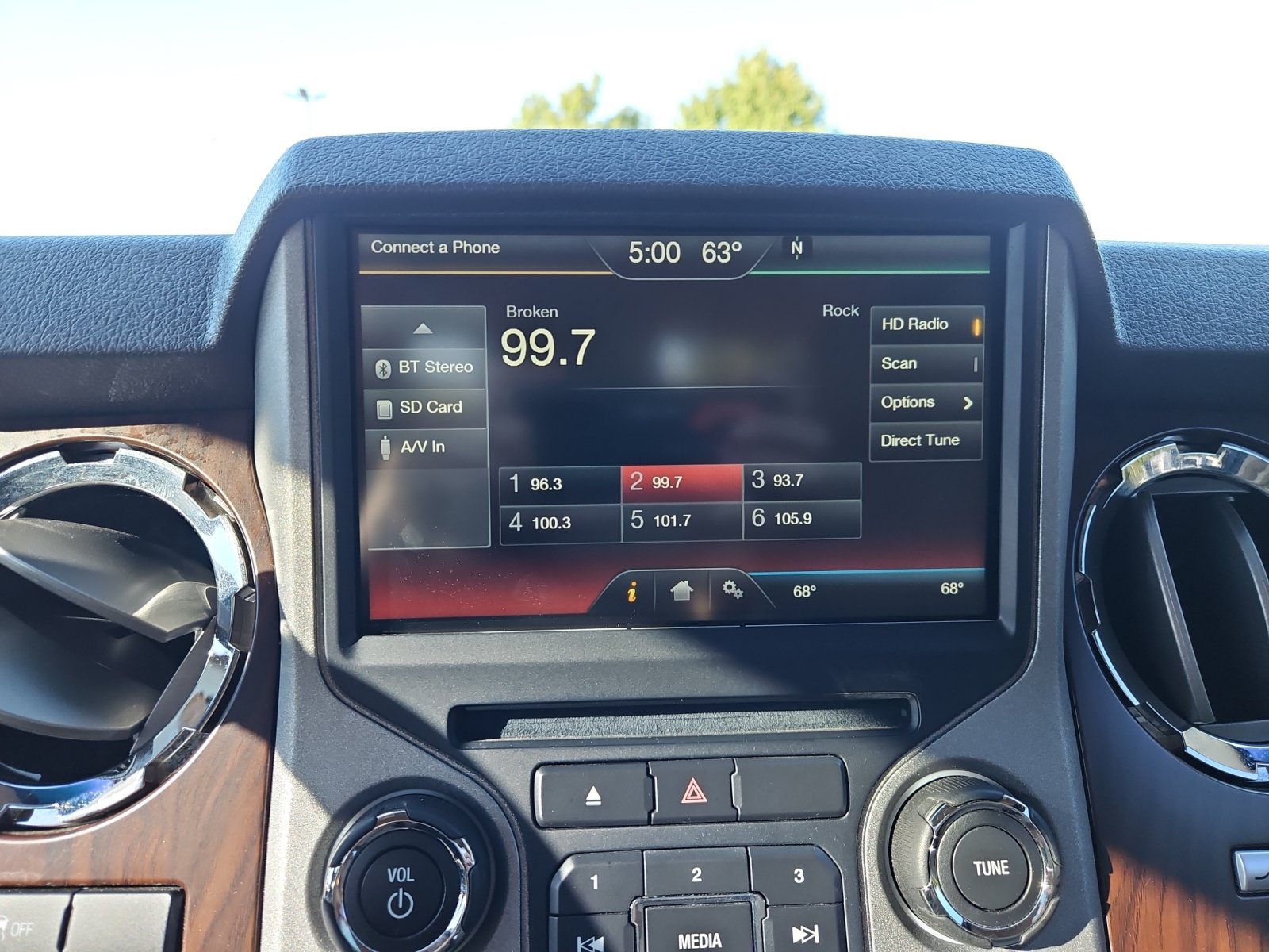 Used 2016 Ford F350 Lariat AWD/4WD image 22