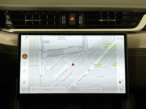 Used 2025 Jaguar F-PACE R-Dynamic S image 23