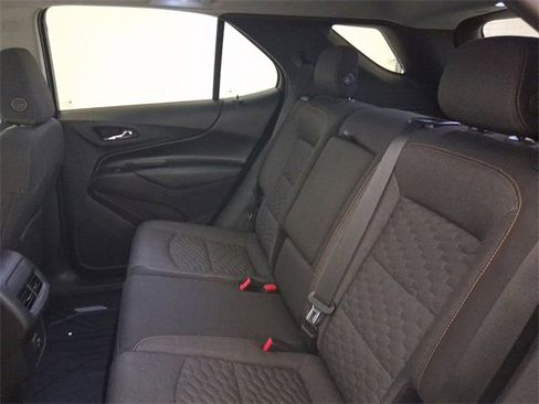 Used 2019 Chevrolet Equinox LT image 18