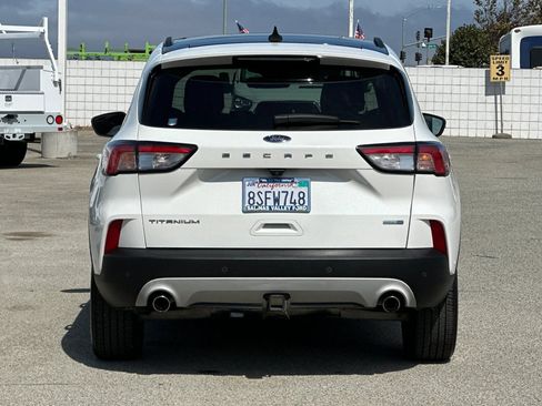 Used 2020 Ford Escape Titanium w/ Titanium Premium Package 2.0 AWD/4WD image 5