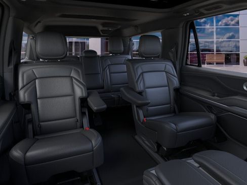 New 2026 Lincoln Navigator L Reserve w/ Jet Appearance Package AWD/4WD image 11