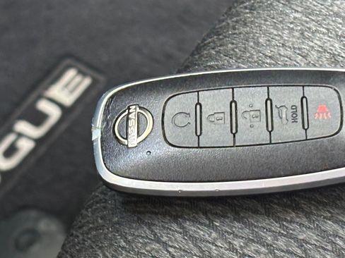 Used 2025 Nissan Rogue SV AWD/4WD image 27