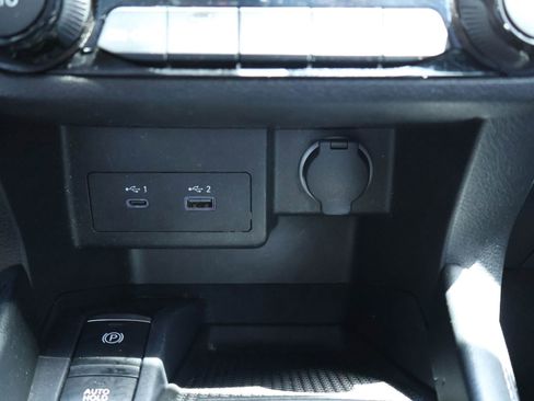 Used 2023 Nissan Kicks SR w/ SR Premium Package FWD image 27