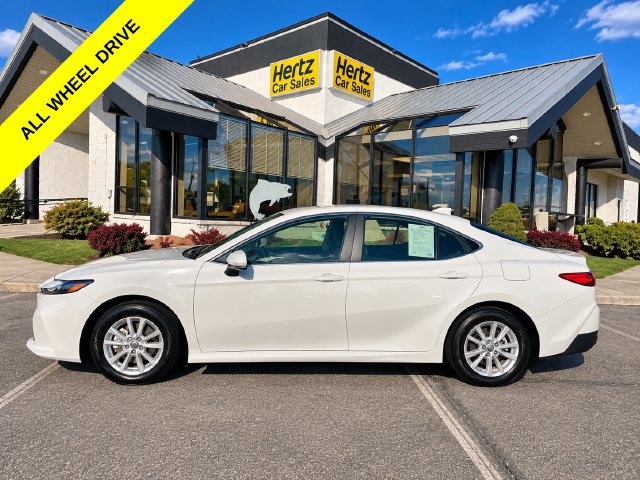 Used 2025 Toyota Camry LE AWD/4WD image 1