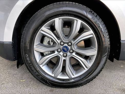 Used 2019 Ford Edge Titanium AWD/4WD image 25