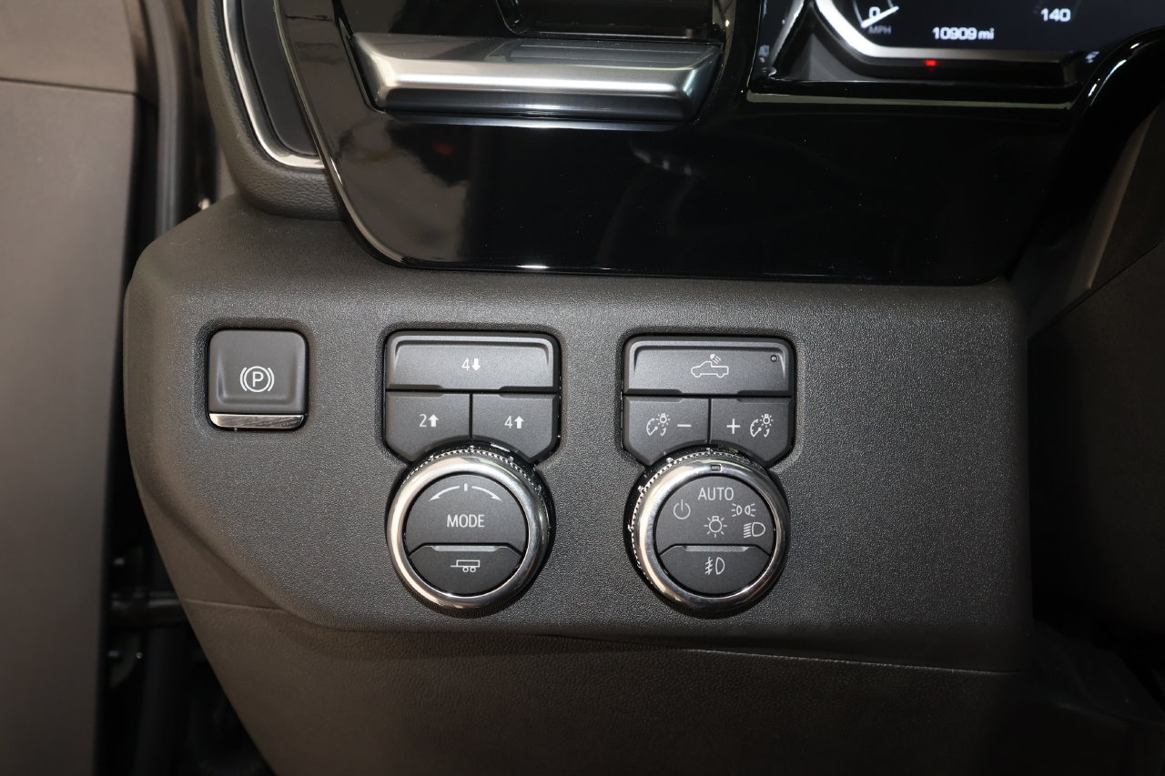 Used 2026 GMC Sierra 2500 SLE w/ SLE Value Package; AWD/4WD image 11