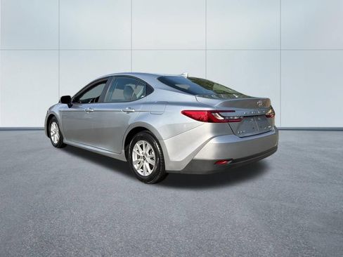 Used 2025 Toyota Camry LE FWD image 7