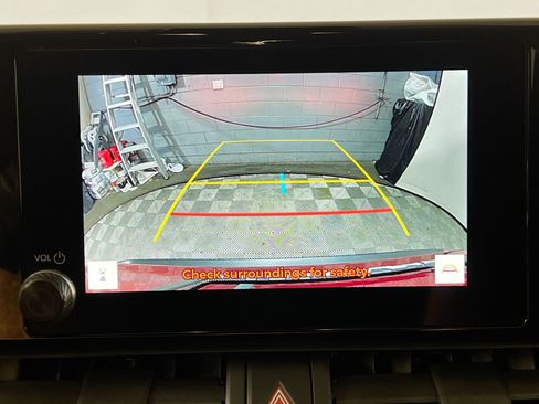 Used 2025 Toyota RAV4 XLE FWD image 28