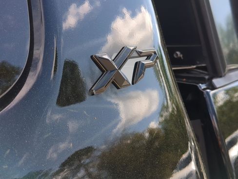 Used 2022 Toyota Tacoma SR w/ SR Convenience Package image 38