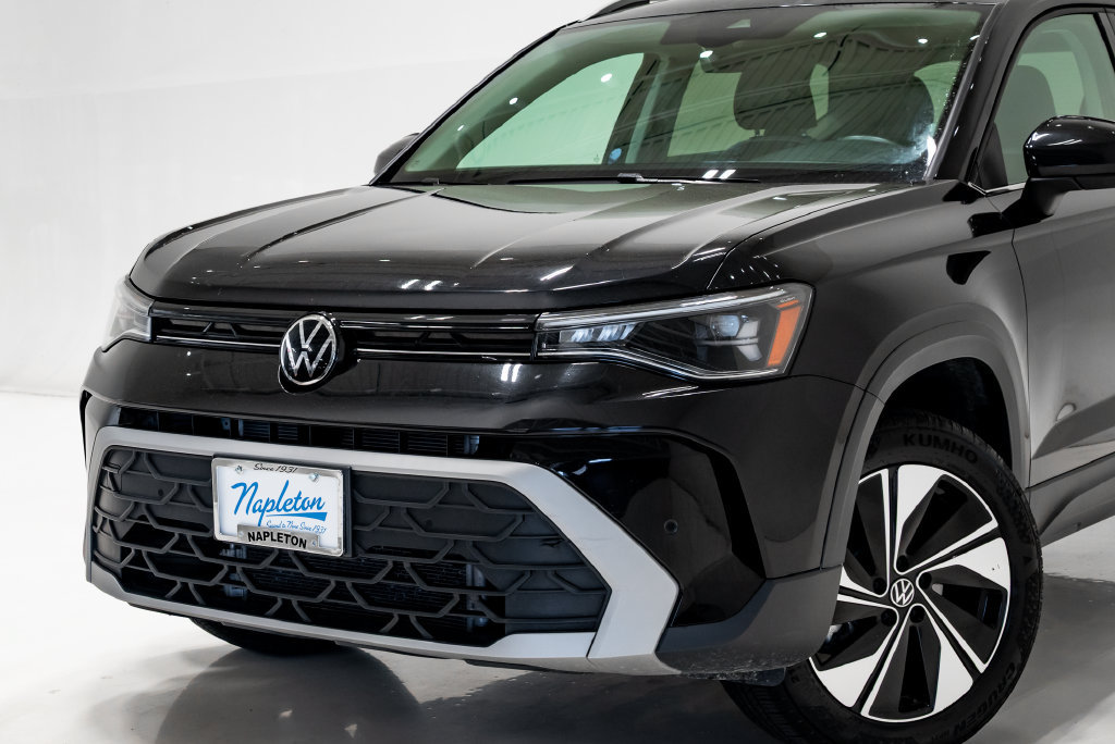 Used 2025 Volkswagen Taos SE AWD/4WD image 4