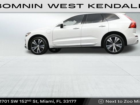 Used 2023 Volvo XC60 T8 Plus image 21