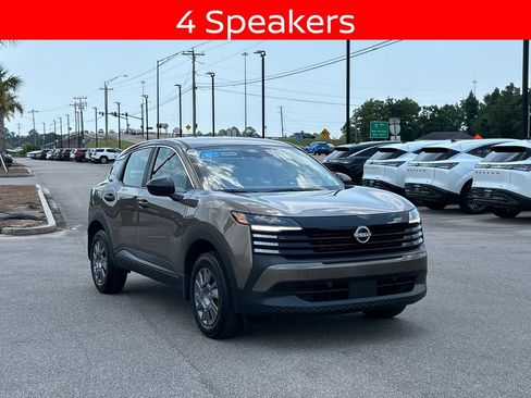 Used 2025 Nissan Kicks S FWD image 9