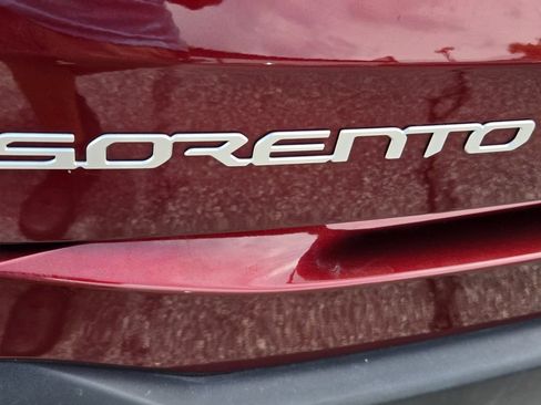 Certified 2025 Kia Sorento LX FWD image 12