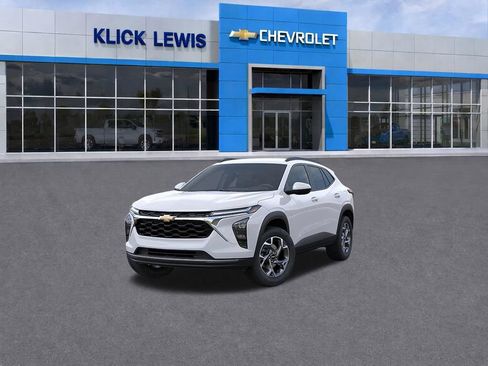 New 2026 Chevrolet Trax LT w/ LT Convenience Package FWD image 8