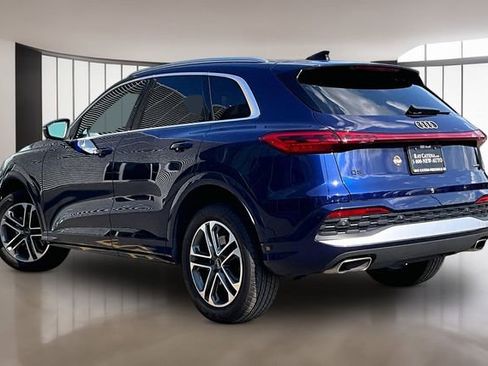 Used 2025 Audi Q5 Premium Plus w/ Premium Plus AWD/4WD image 4