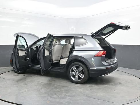 Used 2018 Volkswagen Tiguan SEL Premium AWD/4WD image 47