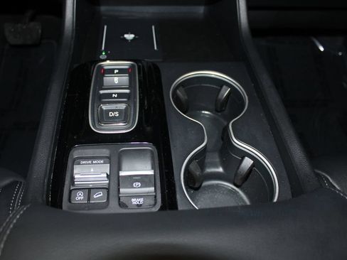 Used 2024 Honda Pilot Touring image 21