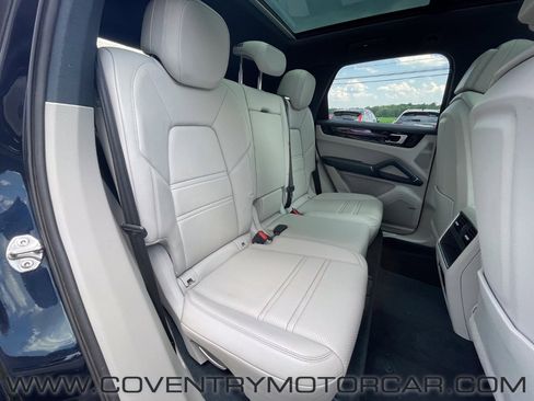 Used 2019 Porsche Cayenne S image 26
