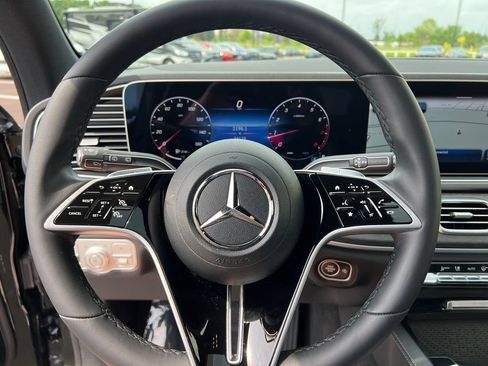 Used 2024 Mercedes-Benz GLE 350 4MATIC image 18