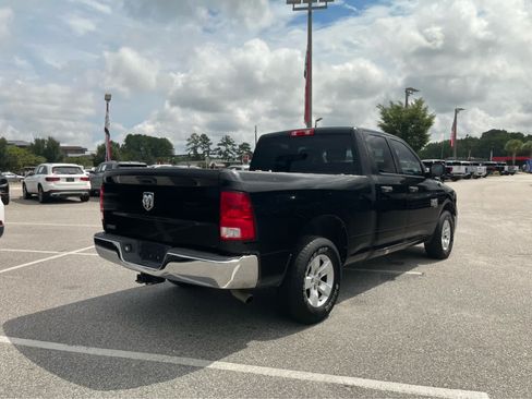 Used 2019 RAM 1500 Tradesman w/ Chrome Appearance Group RWD image 4