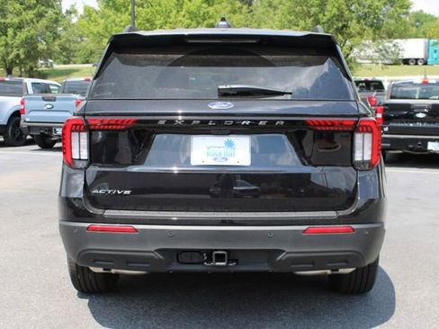 New 2026 Ford Explorer Active RWD image 19