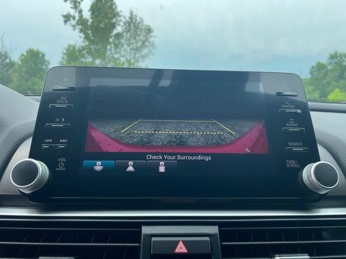 Used 2019 Honda Accord Sport image 6