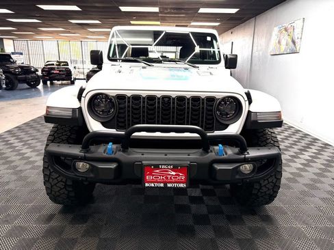 Used 2023 Jeep Wrangler Unlimited Rubicon 4xe AWD/4WD image 4