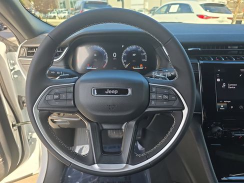 New 2025 Jeep Grand Cherokee Laredo w/ MOPAR Finishing Package image 16