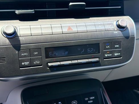 Used 2024 Hyundai Kona SEL FWD image 16