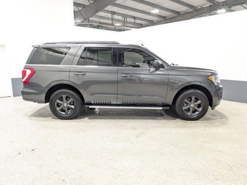 Used 2020 Ford Expedition XLT w/ FX4 Off-Road Package image 2